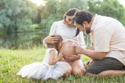 Prezentatoarea Lilu într-un proiect foto inedit alături de familie