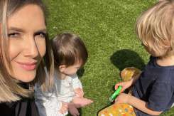 Ce tactică inedită aplică Adela Popescu copiilor ei, pentru a le limita timpul petrecut la televizor