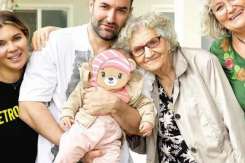 Smiley, imagine emoționantă alături de cele mai importante femei din viața lui. Ce mesaj a postat cântărețul de 8 martie: „Voi sunteți…”