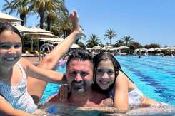 Pepe a împlinit 44 de ani! Artistul a petrecut pe lux în Turcia, alături de familie: „Nu-mi mai doresc nimic în plus”