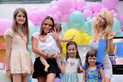 Ella, fetița cea mare a Andreei Bălan, a împlinit 7 ani. Cu această ocazie, cele două au lansat împreună piesa “Copilărie”