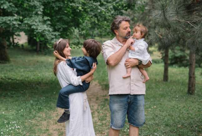 (FOTO) Dana Rogoz, vacanță de vis cu familia. Cum arată actrița în costum de baie, la un an de la nașterea micuței Lia