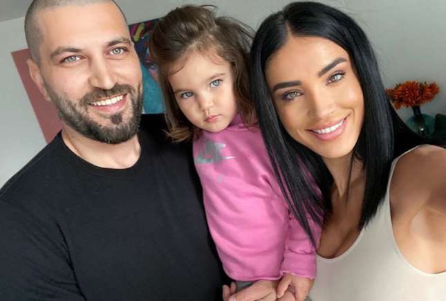 Adelina Pestrițu recunoaște că este o mamă panicată, uneori: „Aș fi montat drone permanente deasupra grădiniței”