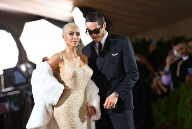 Kim Kardashian, criticată dur pentru felul în care a slăbit ca să încapă în rochia lui Marilyn Monroe. Cât a dat jos în trei săptămâni