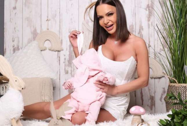 Andreea Antonescu, shooting foto cu micuța Venice Victoria: „Primul Paște din viața bebelinei mele iubite”