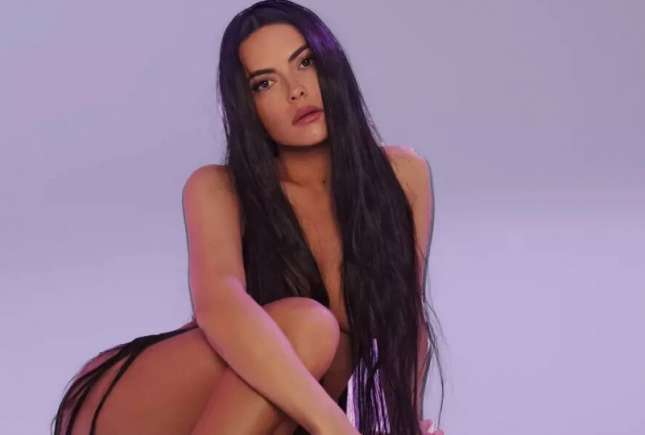 Inna, apariție incendiară la plajă. A renunțat la sutien