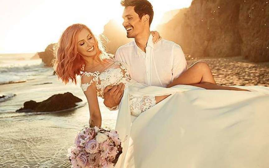 Interpreta Andreea Bălan s-a căsătorit pe o plajă din California