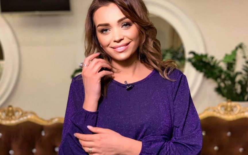 (Video) Interpreta Kornelia Ștefăneț a început să practice boxul