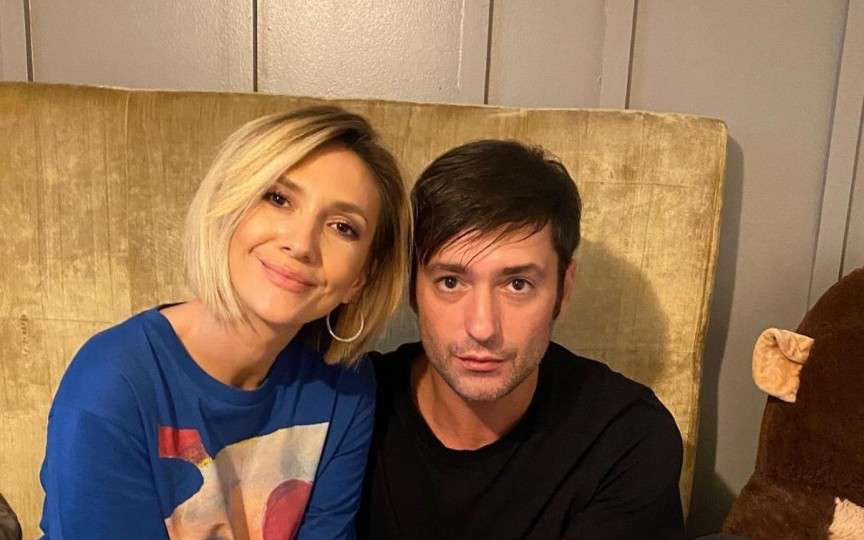 Adela Popescu despre schimbările hormonale în sarcină: Am pufnit într-un hohot de plâns, iar Radu mă enerva că nu mă înțelege
