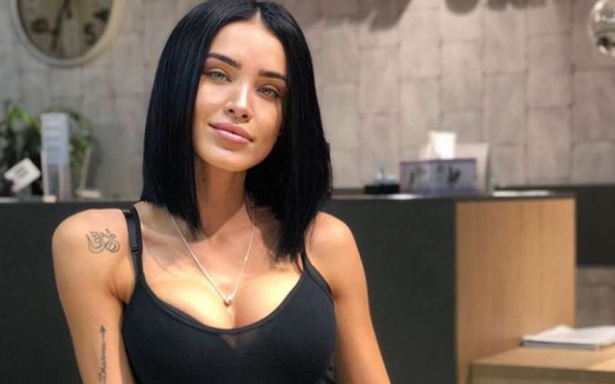 (FOTO) Cum arată bradul Adelinei Pestrițu