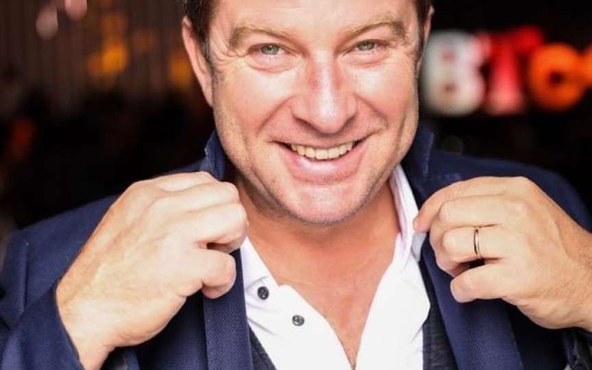 Cum arată fiica lui Pavel Bartoș și ce urare i-a transmis prezentatorul TV la aniversarea de 18 ani (Foto)