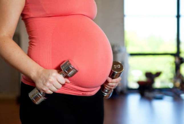 Exerciţiile fizice efectuate de gravide scad riscul ca bebeluşii să fie obezi