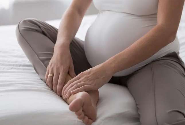 Cum să previi și să ameliorezi crampele la picioare în sarcină – Sfaturi utile pentru viitoarele mame