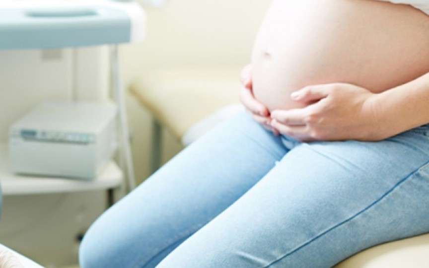 Femeile însărcinate suferă mai des din cauza infecțiilor. Iată cauzele!