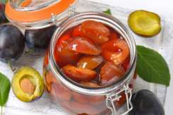 O rețetă inedită: prune murate