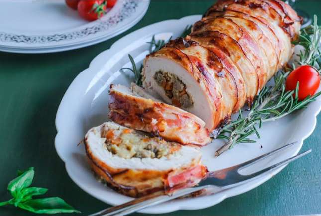 Ruladă de curcan cu bacon