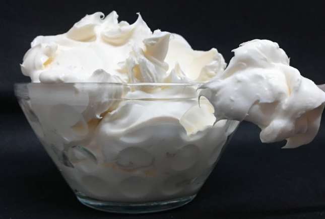 Mascarpone de casă, din două ingrediente ieftine