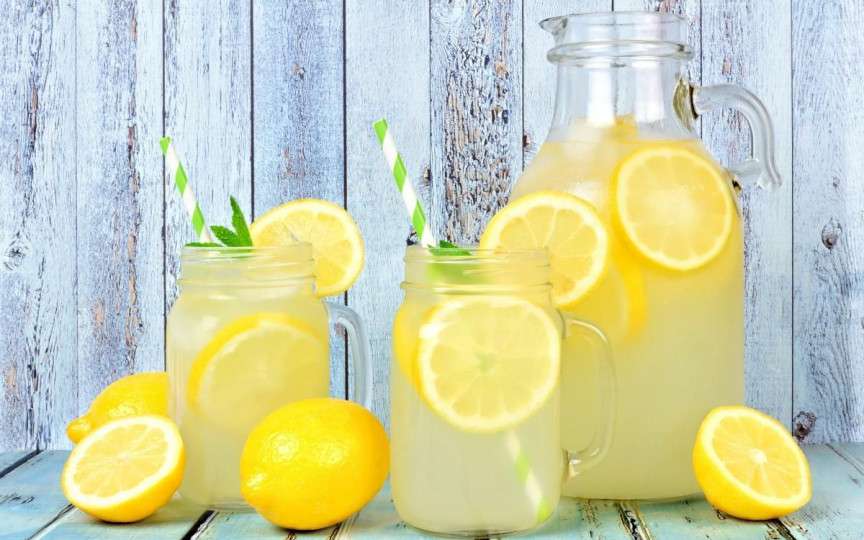 Băutura făcută în casă care te va ajuta să-ți detoxifici ficatul și să scapi de kilogramele nadorite