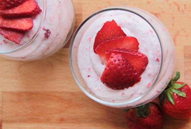 Mousse de căpşuni