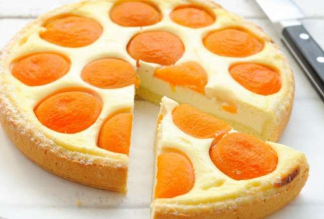 Cel mai delicios cheesecake cu caise, ușor de preparat