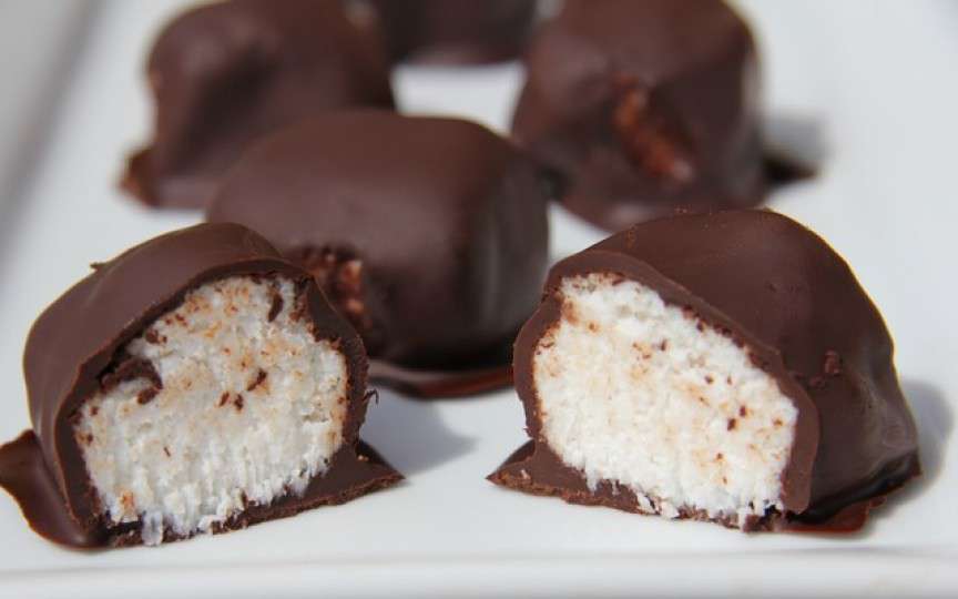 Desert delicios și sănătos pentru copii: brânzică glazurată făcută acasă