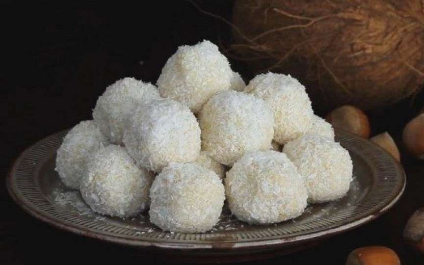 Rețeta simplă de bomboane Raffaello ce pot fi făcute acasă