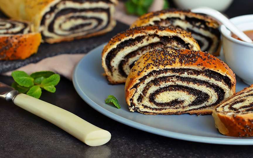 Cozonac Babka cu mac și nuci – Rețetă tradițională reinterpretată cu rafinament