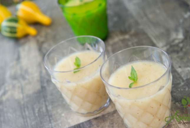 Smoothie digestiv cu ghimbir, gata în 5 minute