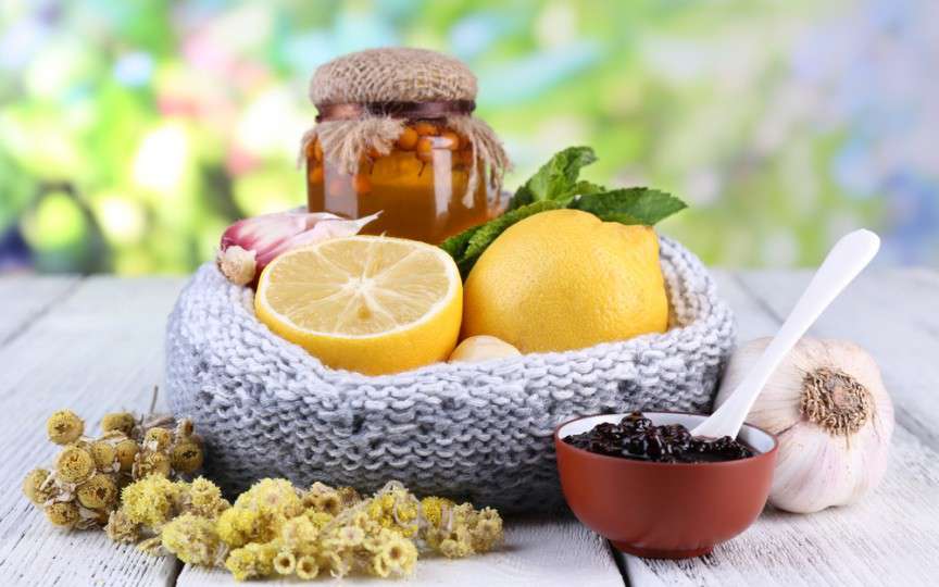 10 ceaiuri care îți vor salva familia de gripă și răceală