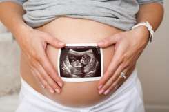 Cu ce regularitate trebuie făcută ultrasonografia în sarcină și poartă vreun pericol? Opinia medicului obstetrician-ginecolog