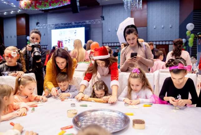 Cele mai bune centre de creație au bucurat odorașii la Crăciunul Copiilor