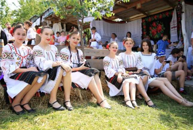 VIDEO: Cum a decurs prima ediție a Festivalului Familiei și Tradițiilor Populare
