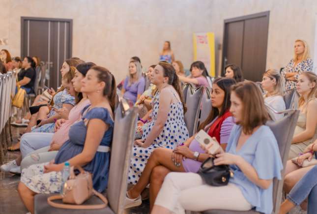 Festivalul Gravidelor: „Laptele matern oferă toată energia și nutrienții de care copilul are nevoie în primele luni de viață”