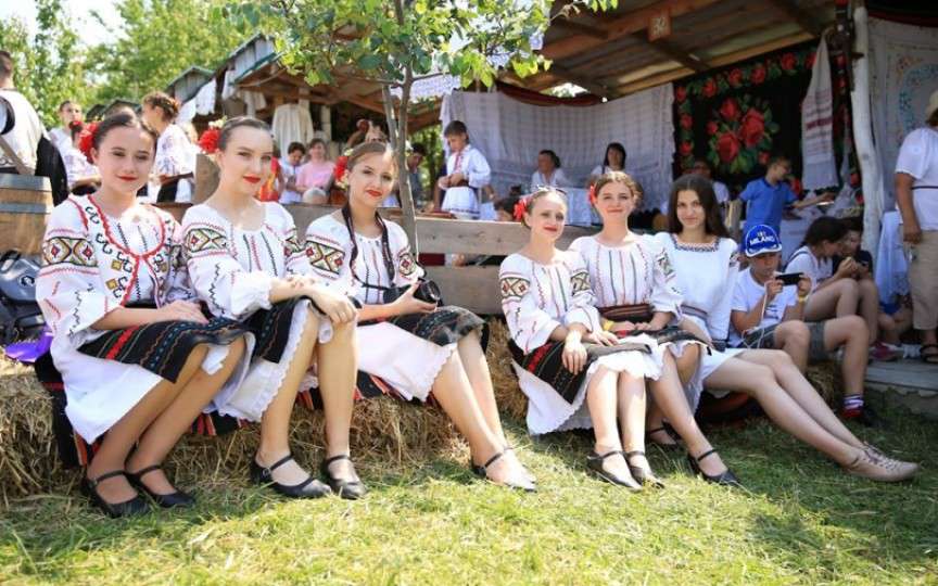 VIDEO: Cum a decurs prima ediție a Festivalului Familiei și Tradițiilor Populare