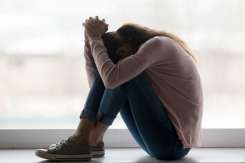 Un nou trend periculos: ruletă sexuală rusească. Adolescentă de doar 14 ani, gravidă în urma unei provocări pe Tik Tok