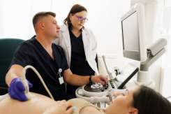 Amniocenteza, test prenatal efectuat acum și la Medpark