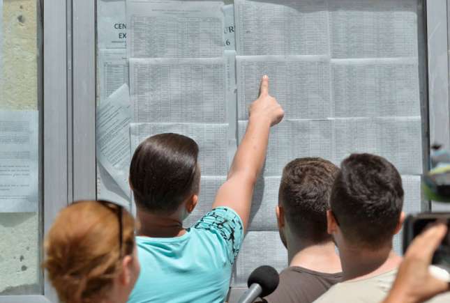 73 de candidați au obținut media 10 la Bacalaureat 2025