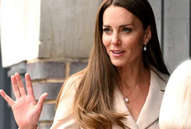 Cât costă colierul cu perlă purtat de Kate Middleton