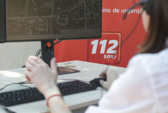 O fetiță de 3 ani a sunat la 112 și a spus că tatăl ei a ucis-o pe mama sa. Ce au descoperit polițiștii