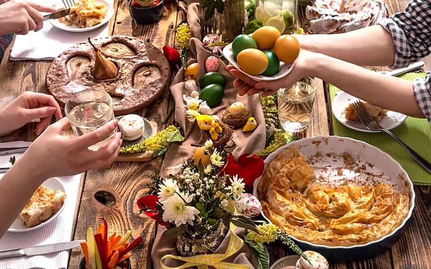 Cum să mănânci sănătos de Paște: recomandările specialiștilor pentru evitarea problemelor digestive