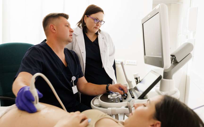 Amniocenteza, test prenatal efectuat acum și la Medpark