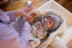 Prima iarnă a bebelușului: 5 sfaturi pentru a-l menține în siguranță