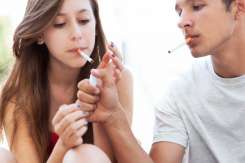 Adolescentul tău fumează? Ce ar trebui să faci, ca părinte