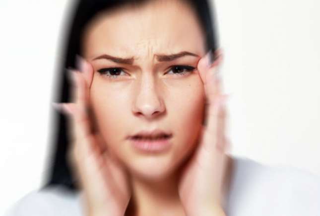10 semne că ai tensiunea mică. Remedii care scad tensiunea