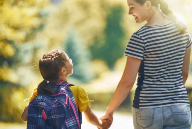 3 lucruri pe care le fac părinții inteligenți, înainte de începerea școlii, potrivit unui terapeut de familie