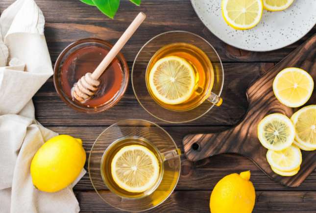 Băutura pe care trebuie să o consumi neapărat dimineața. Are mai multe beneficii decât cafeaua sau ceaiul