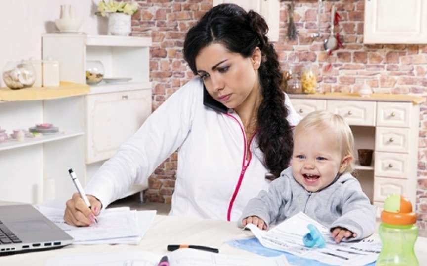 Întoarcerea la birou după concediul de creștere a copilului. Ce trebuie să faci ca să îți fie mai ușor
