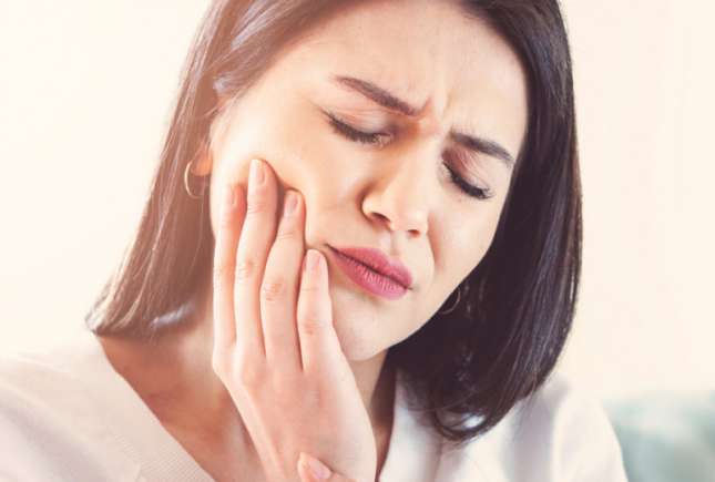 13 Semne tăcute ale cancerului oral pe care fiecare om ar trebui să le cunoască