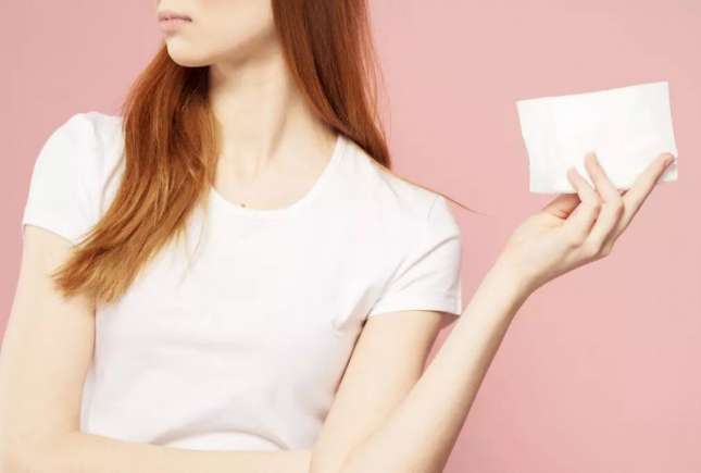 Cât de predispusă ești problemelor cu greutatea sau riscului apariției cancerului în funcție de vârsta primei menstruații