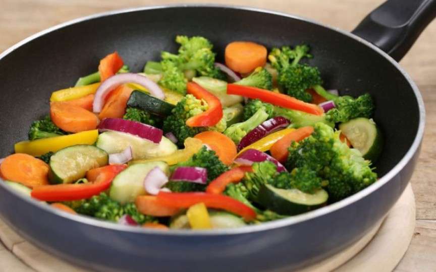 5 legume care sunt mai sănătoase gătite decât crude
